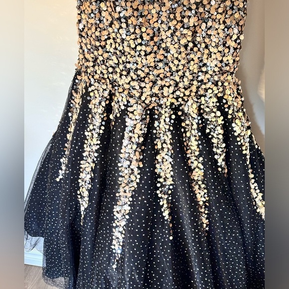 Tiffany Designs- Stunning Black and gold sequinned dress - Picture 3 of 11